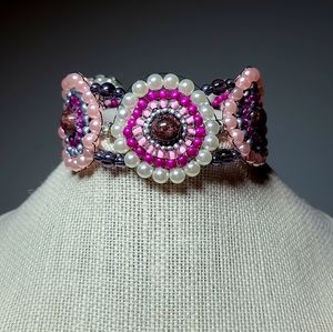 Beautiful pet necklace with garnet!